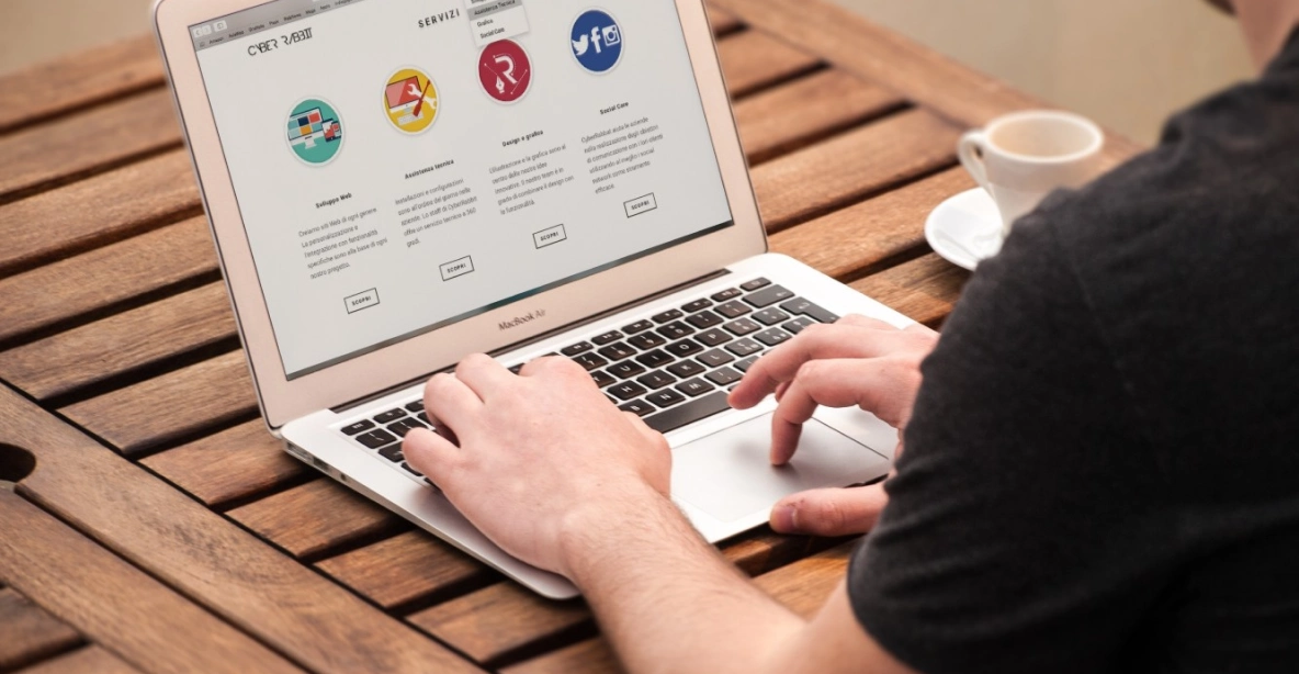 IT helpdesk offshoring service providers offer flexible packages -  Reasons to Offshore IT Helpdesk - Unient